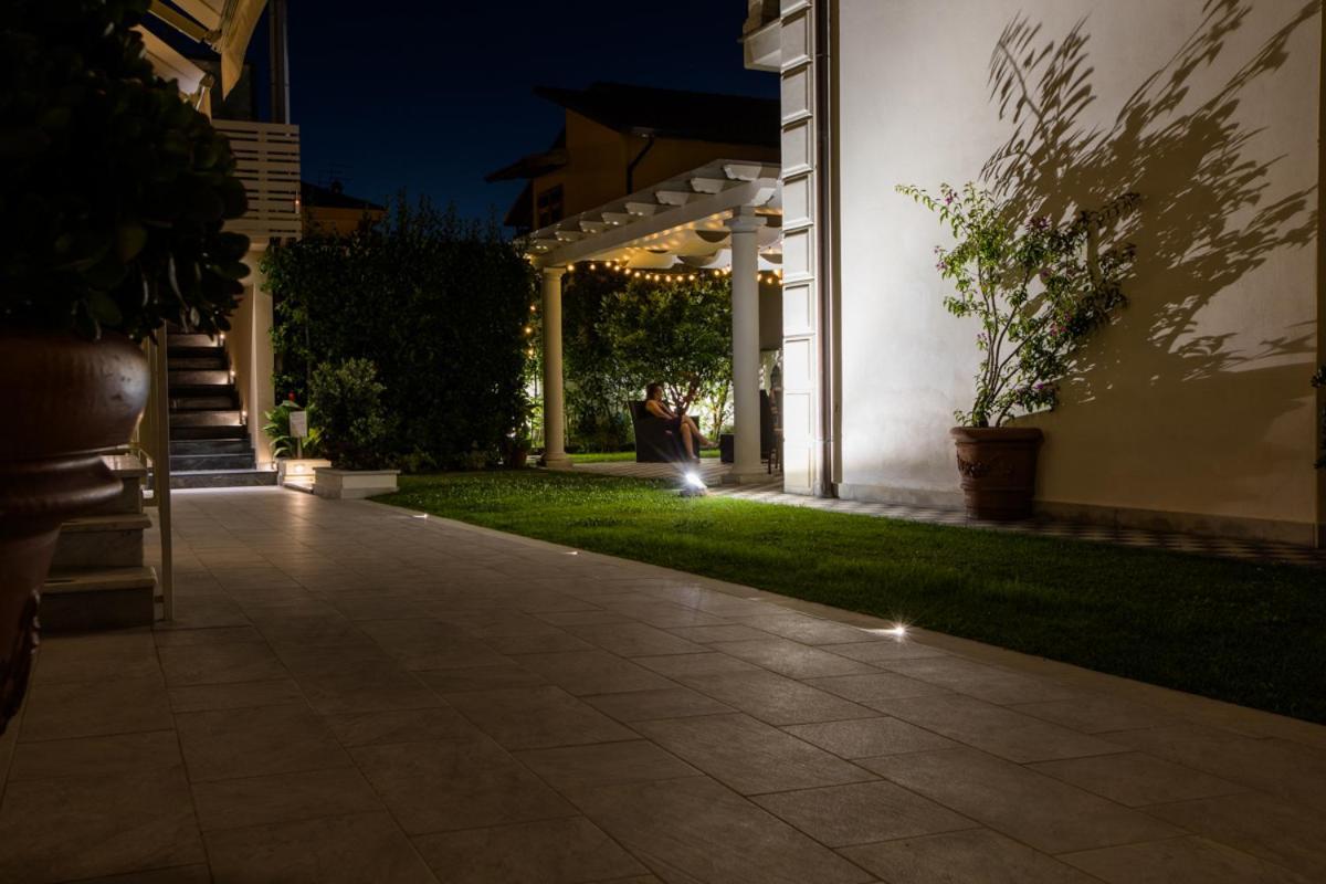 Residence Stella Marina di Massa Esterno foto